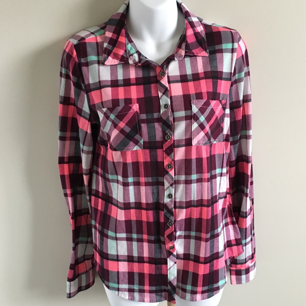 VANITY TOP PLAID BUTTON DOWN SIZE M